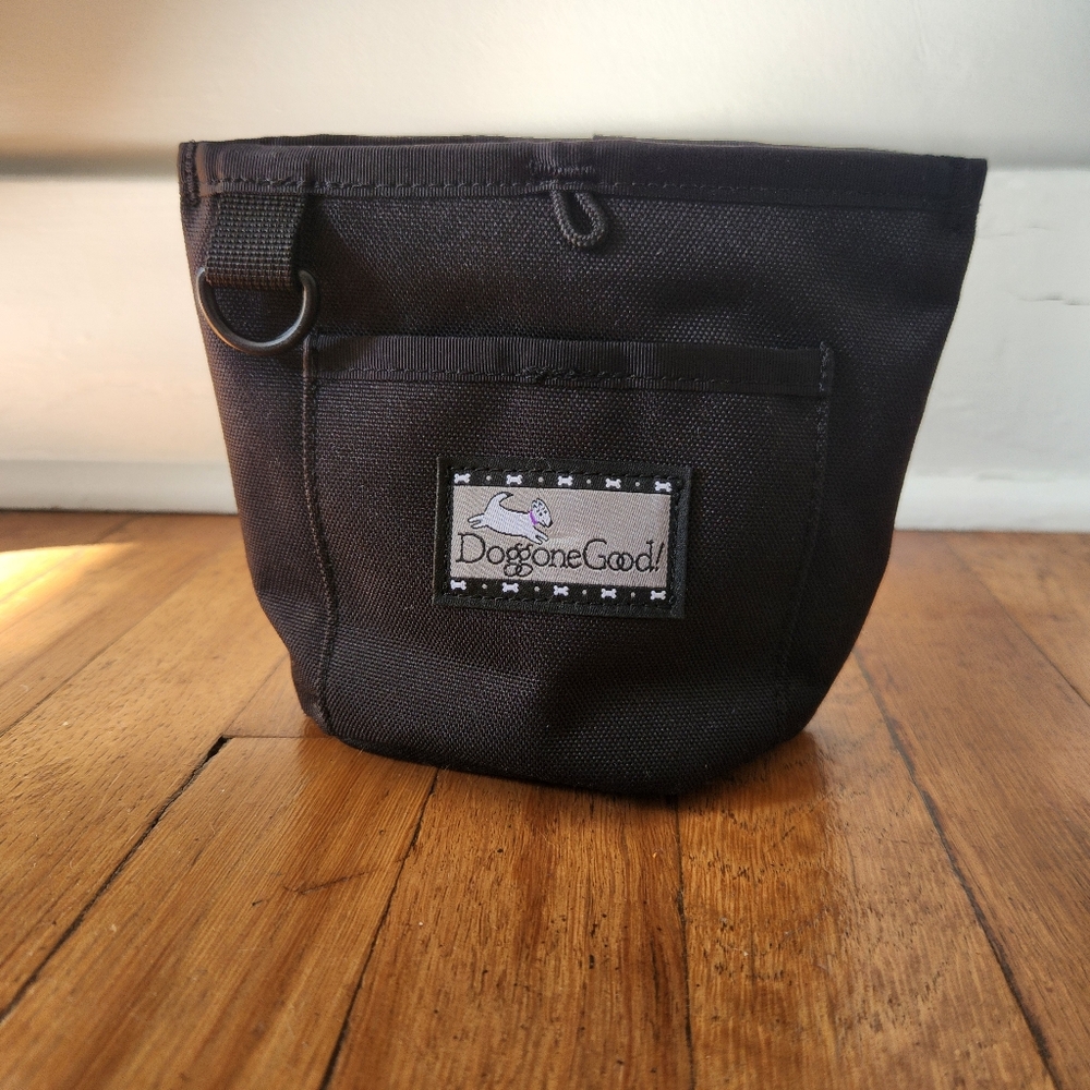 NEW Doggone Good Treat Pouch